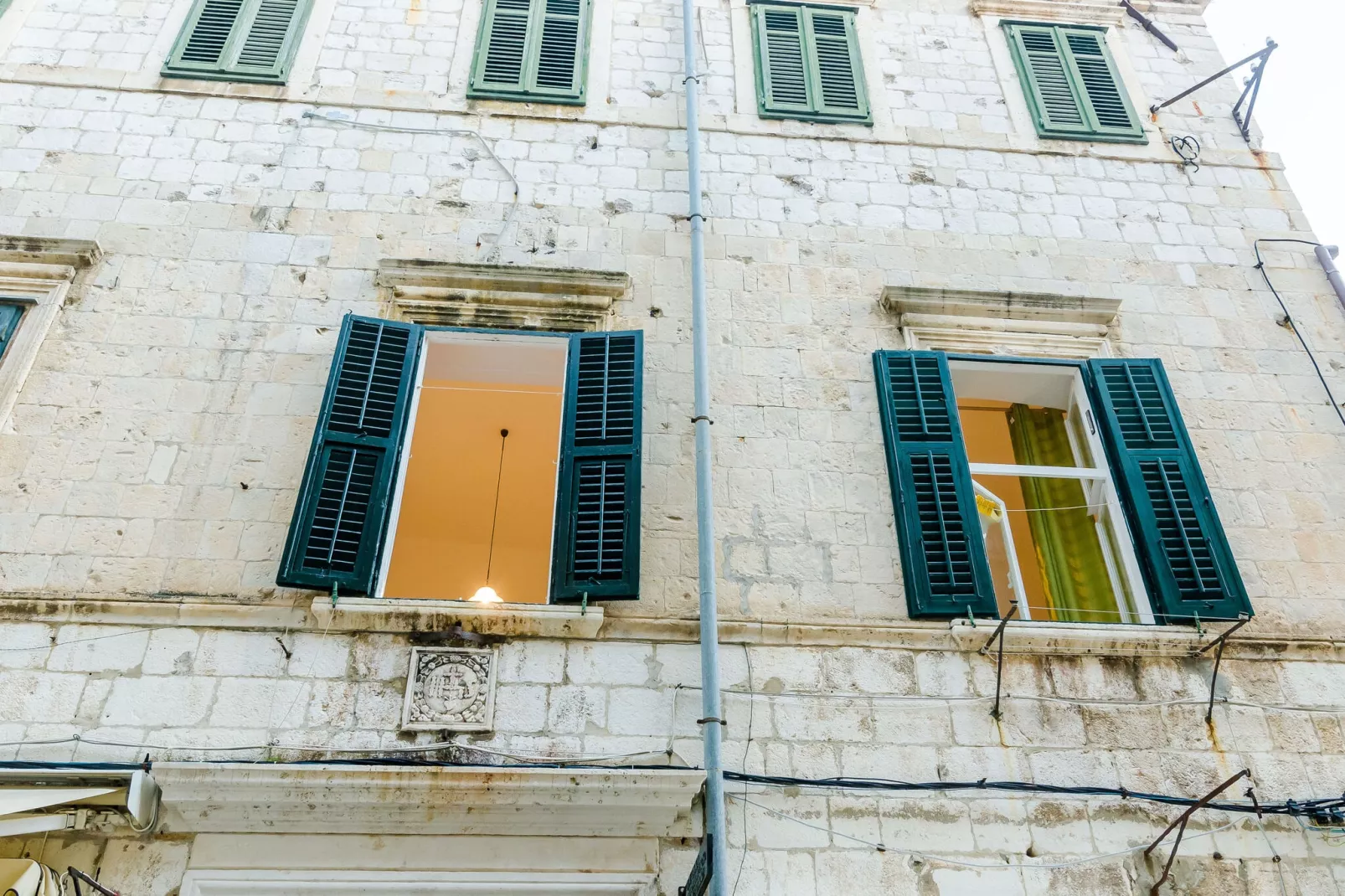 Two Stars Two Beds Downtown Apartment - One-Bedroom Apartment-Outdoor