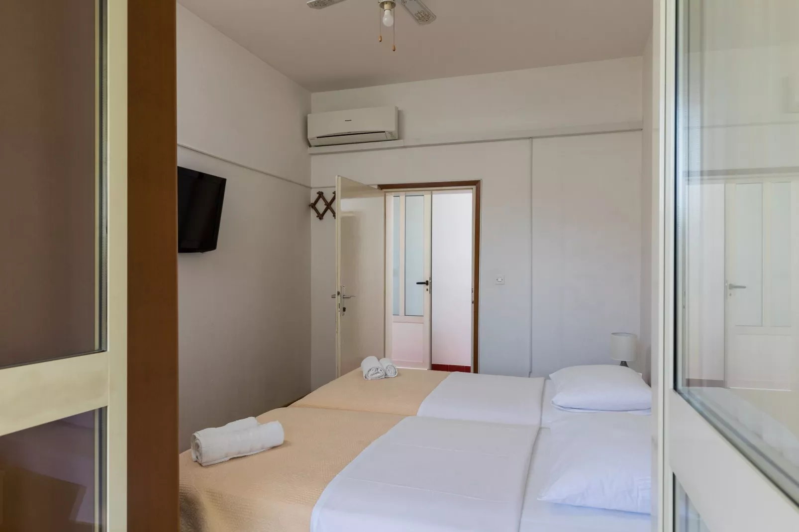 Begović Guest House - One Bedroom Apartment (Bronx)-Bedroom
