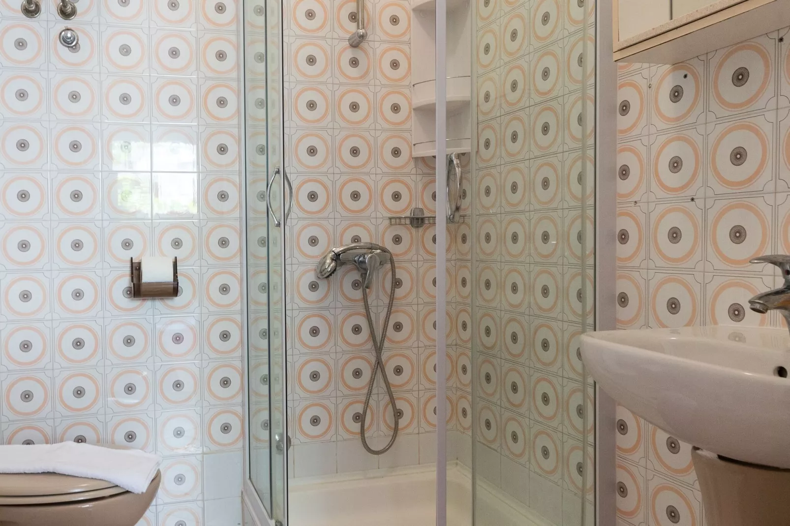 Begović Guest House - One Bedroom Apartment (Bronx)-Bathroom