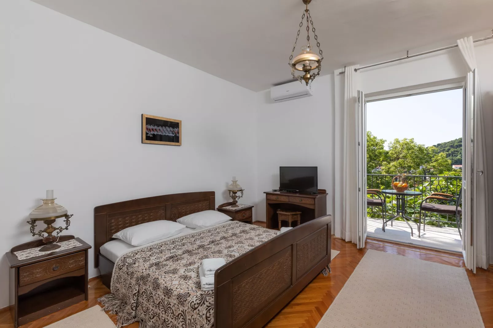 Begović Guest House - Two-Bedroom Suite with Balcony-Bedroom