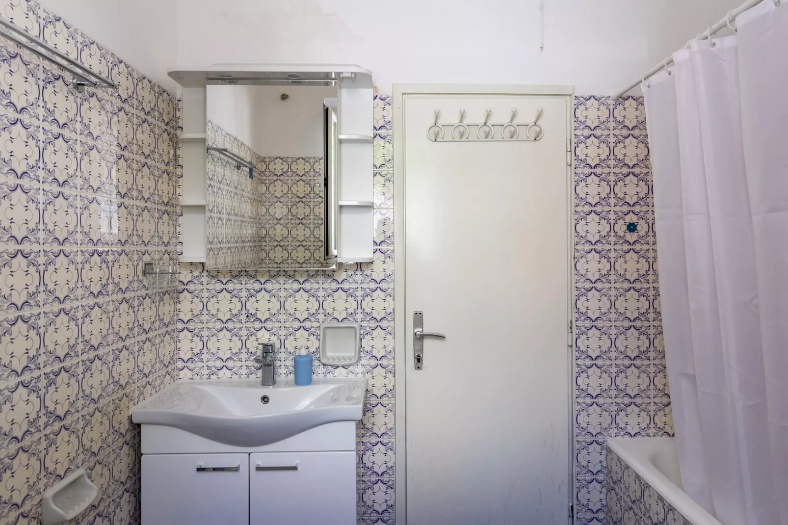 Begović Guest House - Two-Bedroom Suite with Balcony-Bathroom