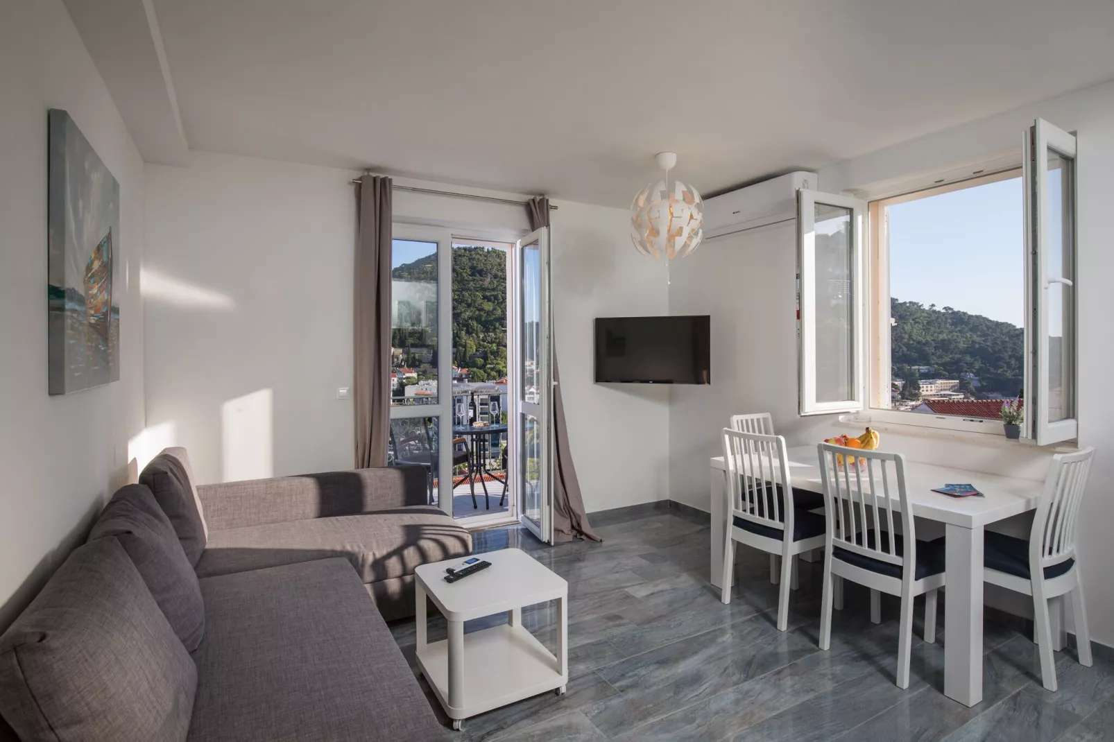 Begović Guest House - One-Bedroom Apartment (EKV)-Dining room