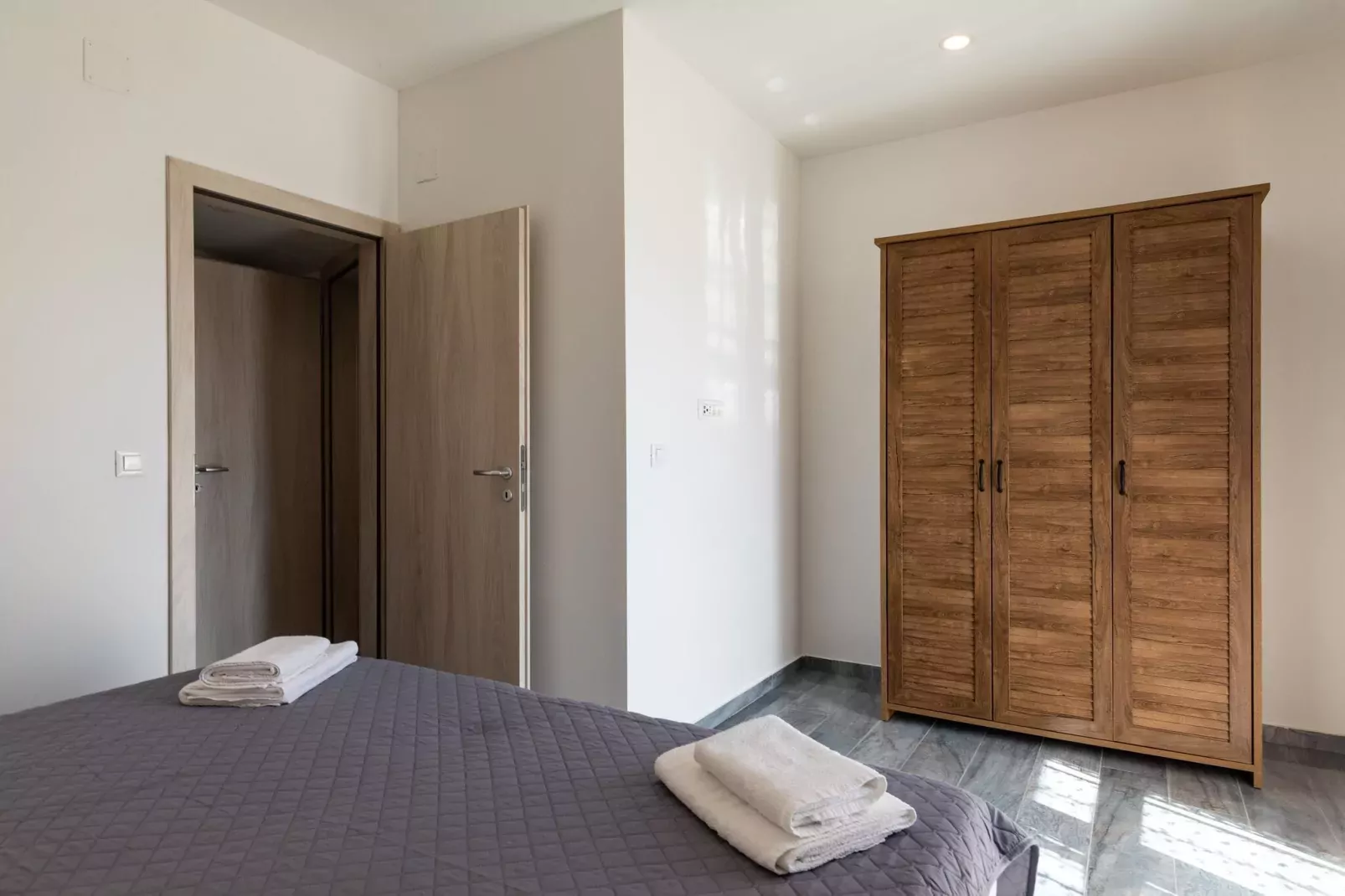 Begović Guest House - One-Bedroom Apartment (LILLY)-Living room