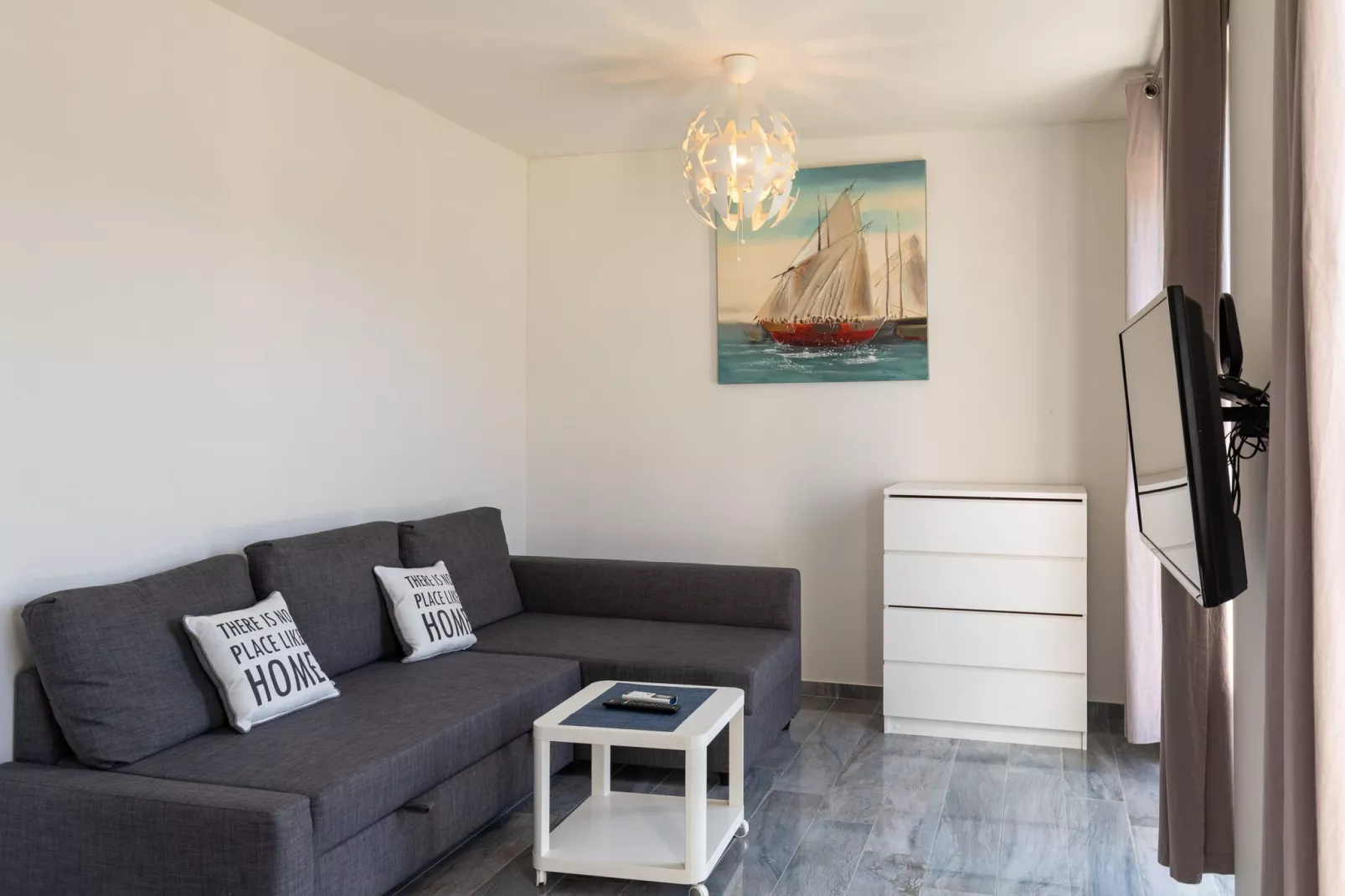 Begović Guest House - One-Bedroom Apartment (LILLY)-Living room