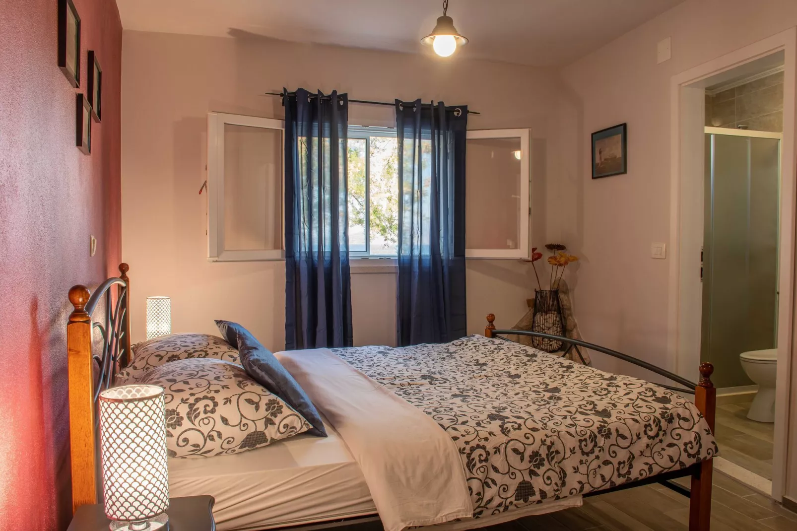 Holiday Home Luna - Two Bedroom Holiday Home with Sea View-Chambre