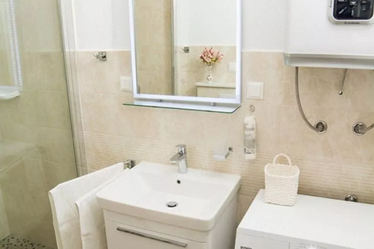 Apartments Stella - One Bedroom Apartment with Terrace A2-Bathroom