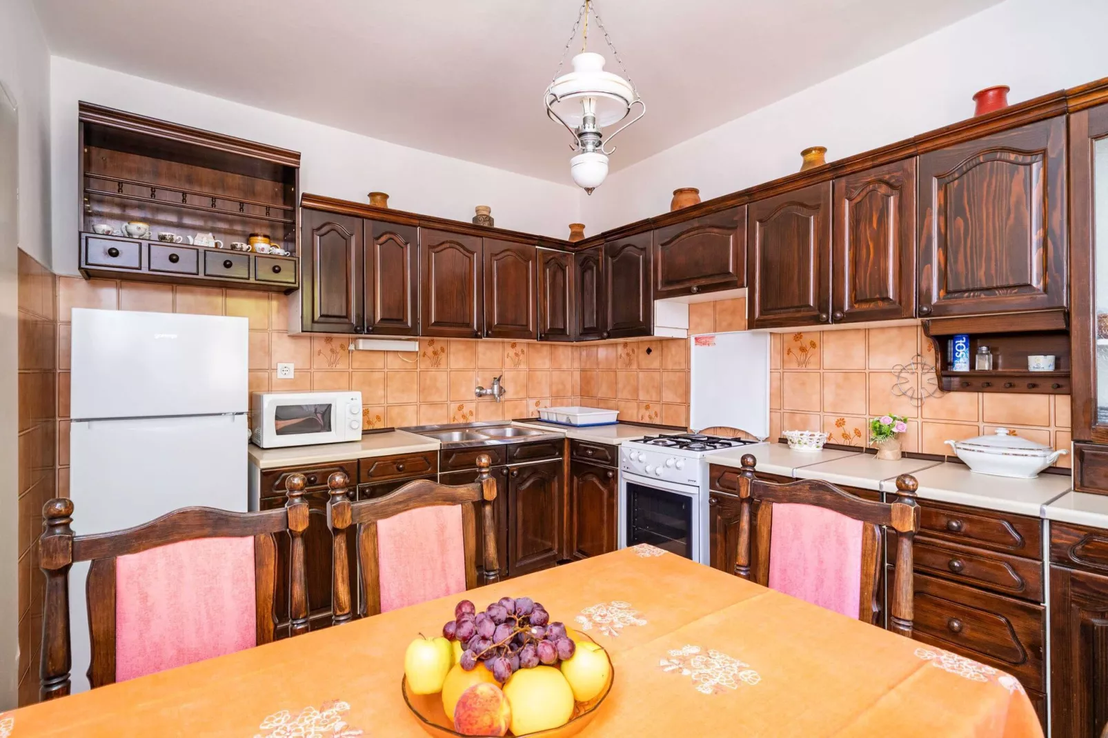 Apartments Stella - Three-Bedroom Apartment with Balcony and Terrace-Kitchen
