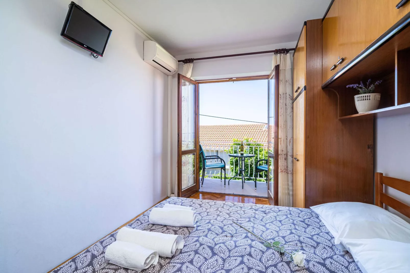 Apartments Stella - Three-Bedroom Apartment with Balcony and Terrace-Bedroom