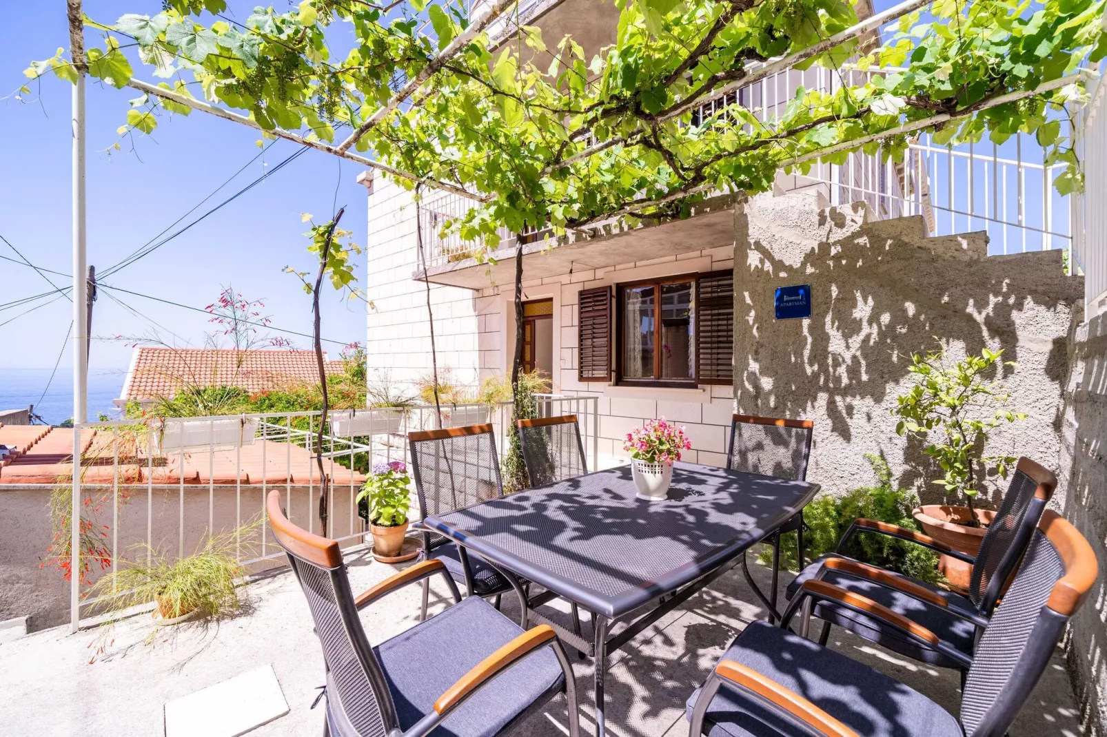 Apartments Stella - Three-Bedroom Apartment with Balcony and Terrace-Terrace