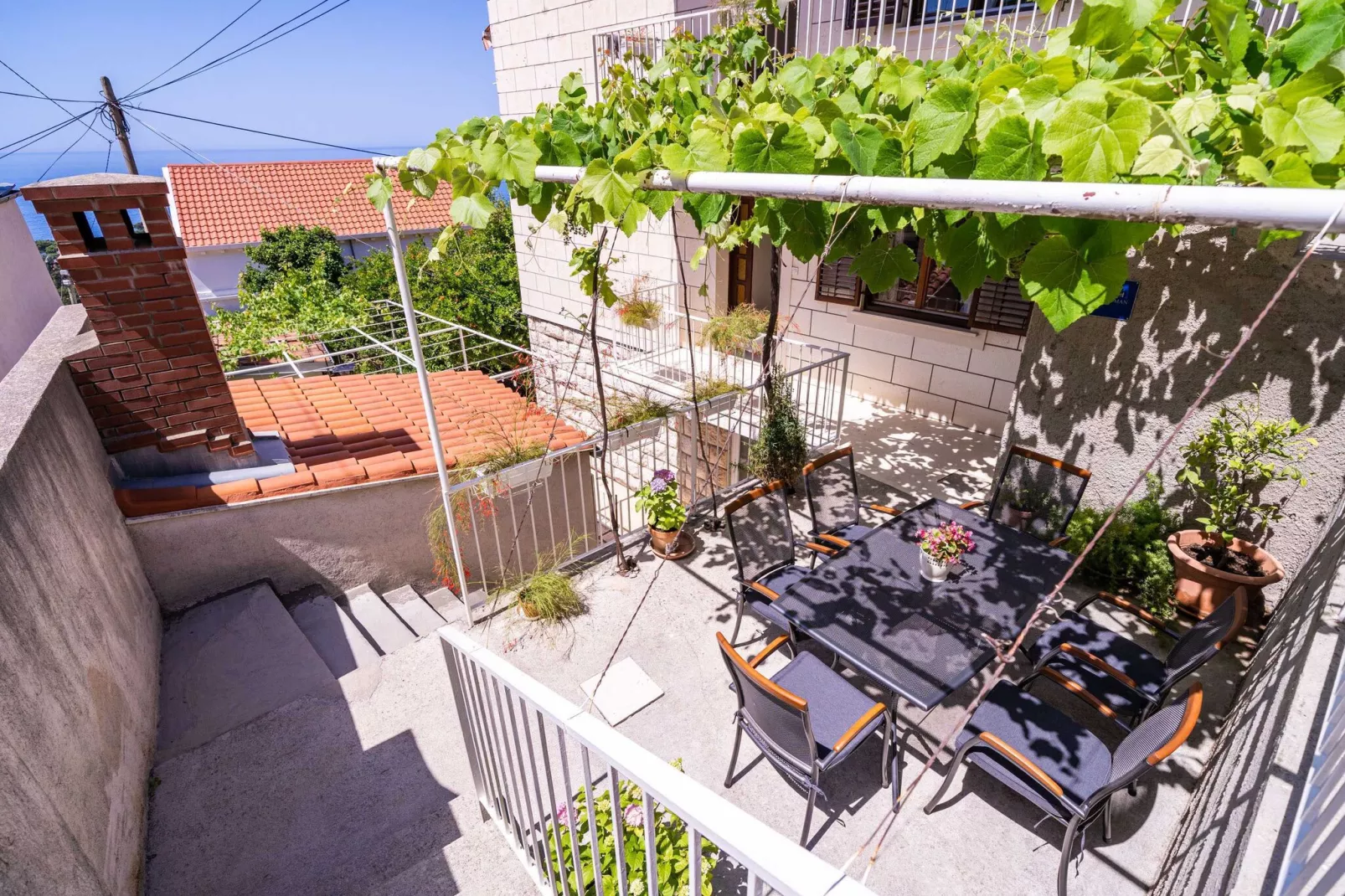 Apartments Stella - Three-Bedroom Apartment with Balcony and Terrace-Terrace