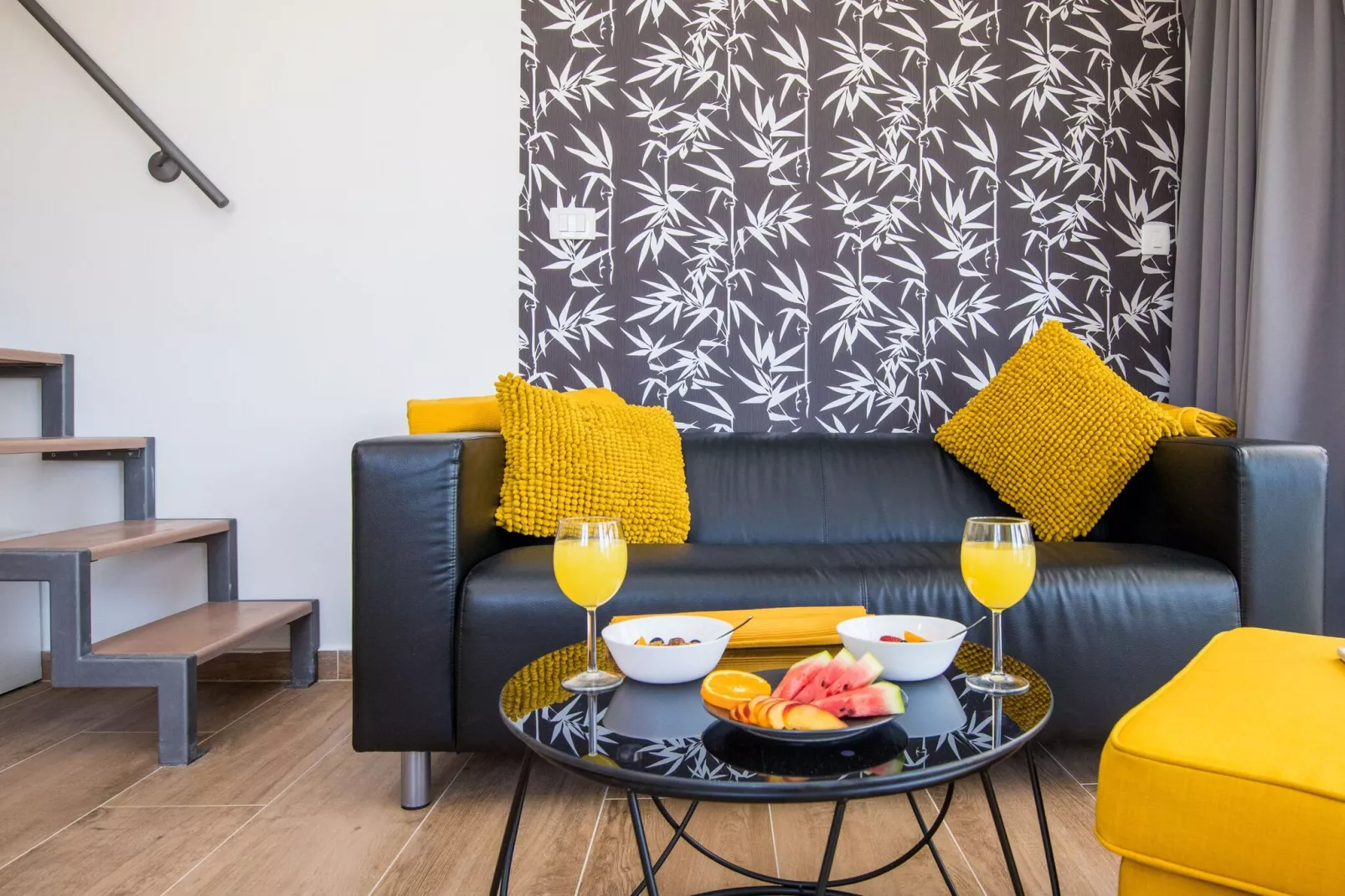Apartment Velvet - Studio Apartment with Hot Tub-Living room