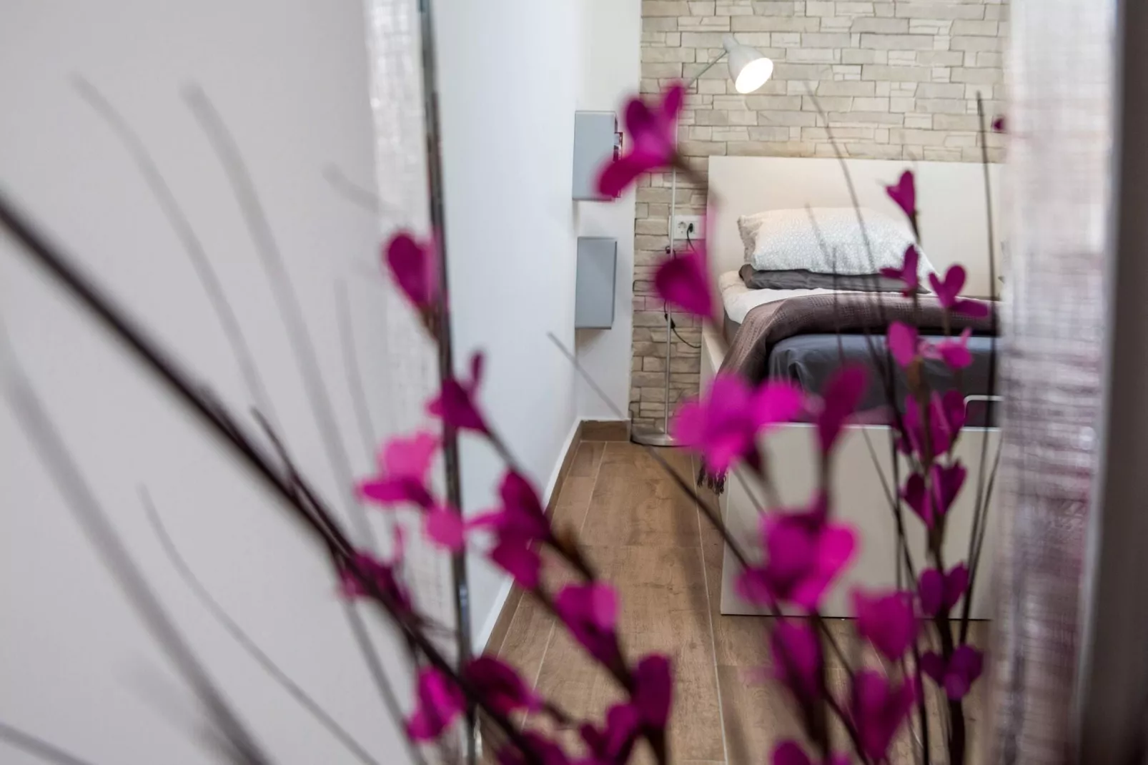 Apartment Velvet - Studio Apartment with Hot Tub-Bedroom