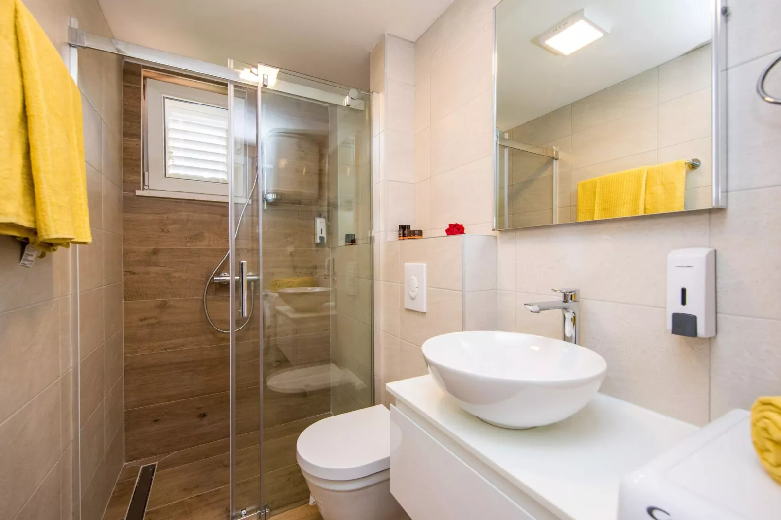 Apartment Velvet - Studio Apartment with Hot Tub-Bathroom