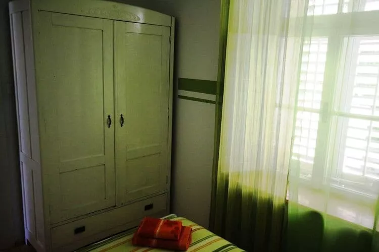 Just by the Sea Apartments- One Bedroom Apartment with Sea View-Chambre