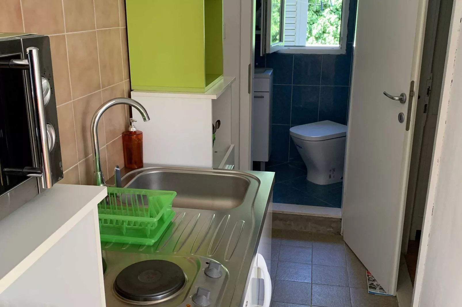 Just by the Sea Apartments- One Bedroom Apartment with Sea View-Cuisine