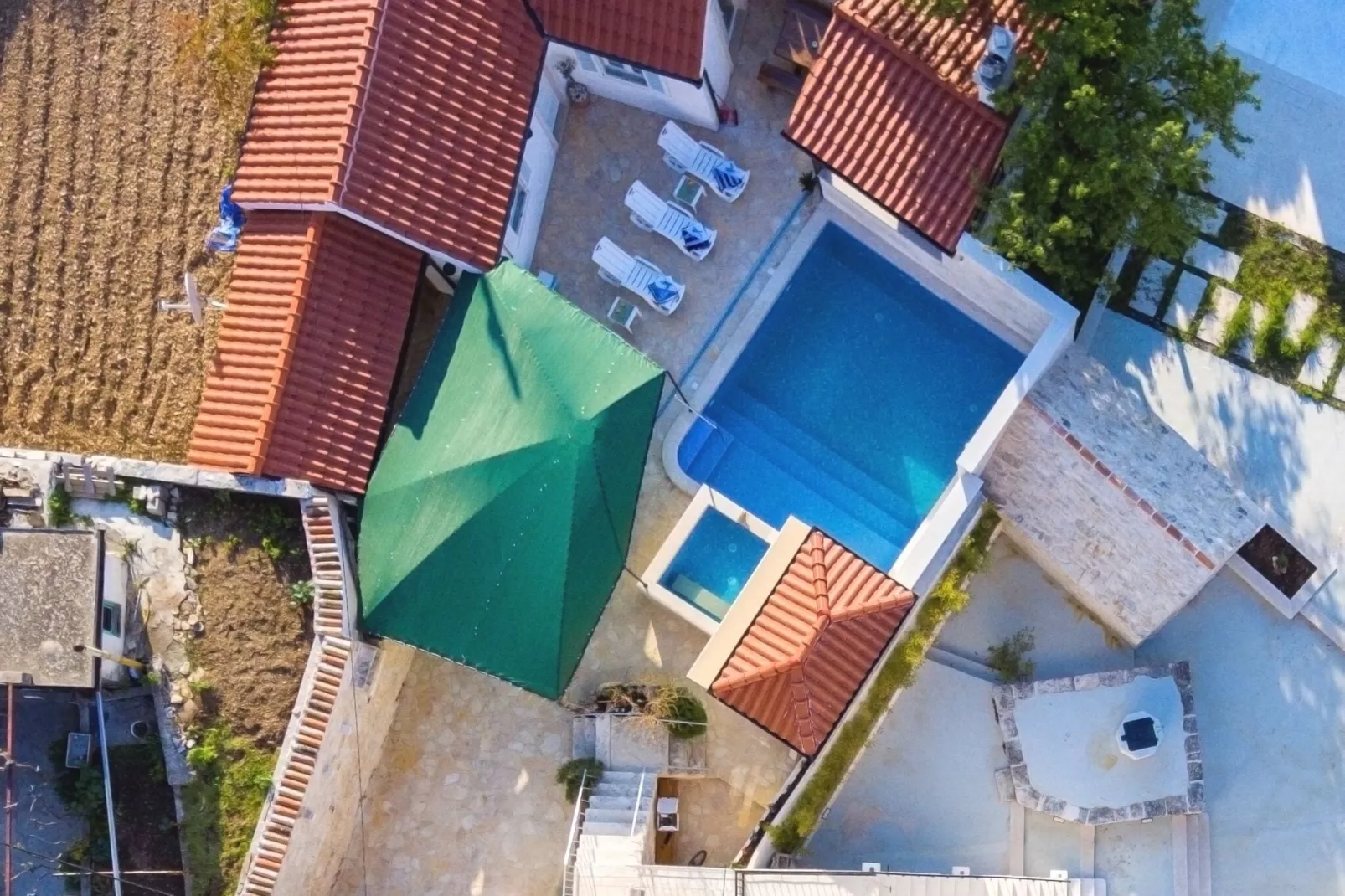 Holiday home Škrika -Three Bedroom Home with heated Pool and Jacuzzi-View