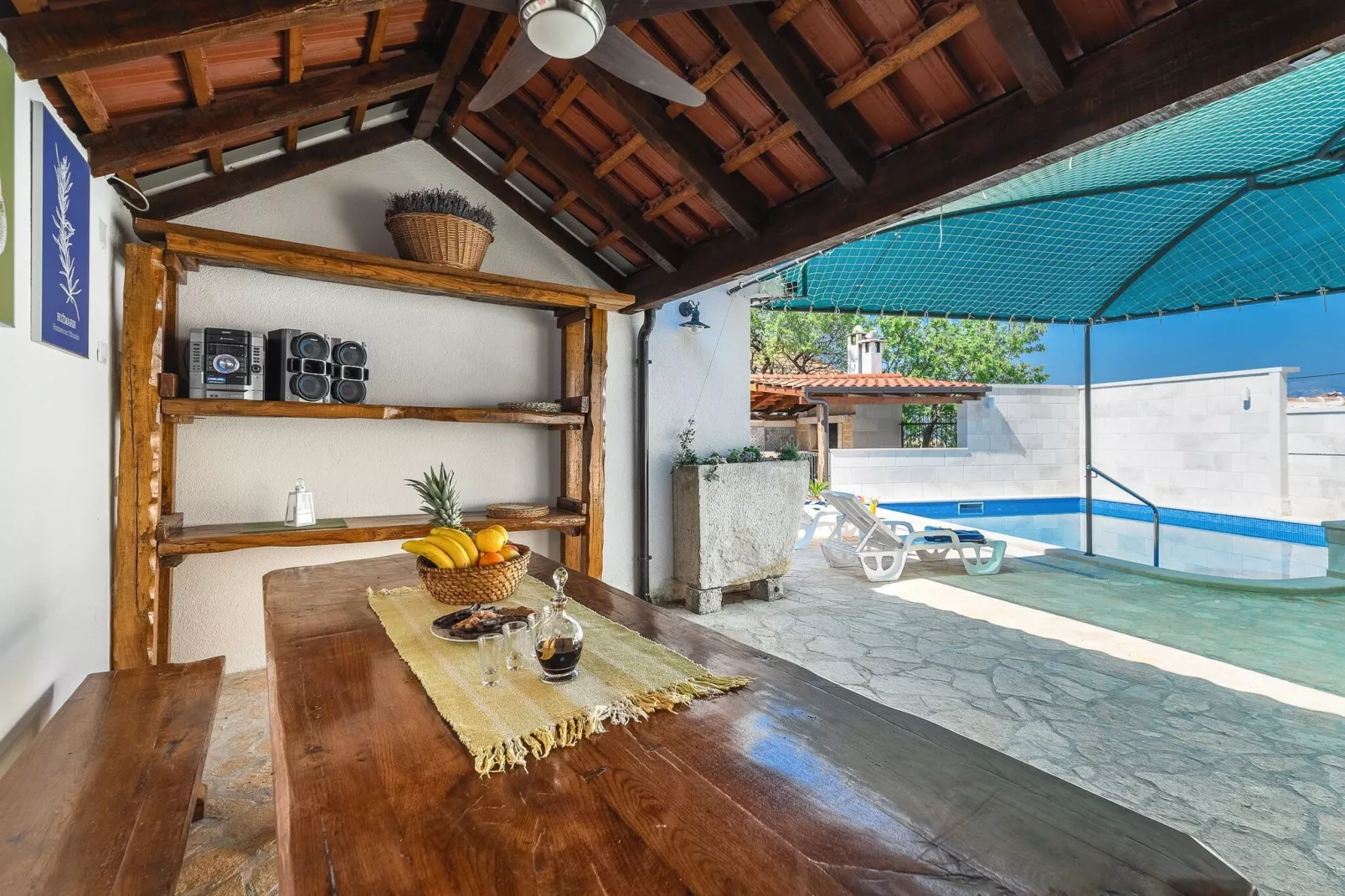 Holiday home Škrika -Three Bedroom Home with heated Pool and Jacuzzi-Terrace