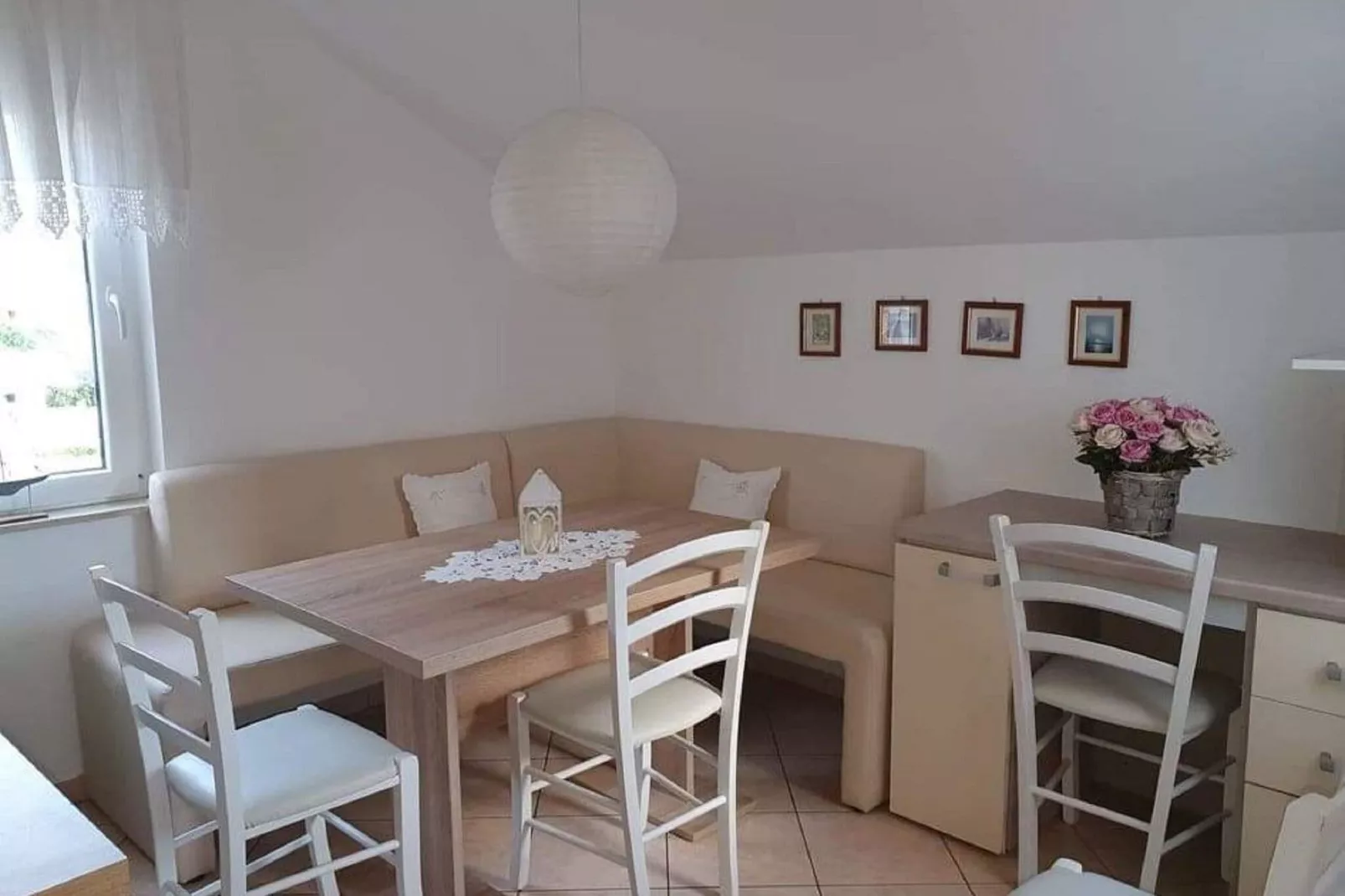 Apartment Majer - One-Bedroom Apartment with Balcony-Salle à manger