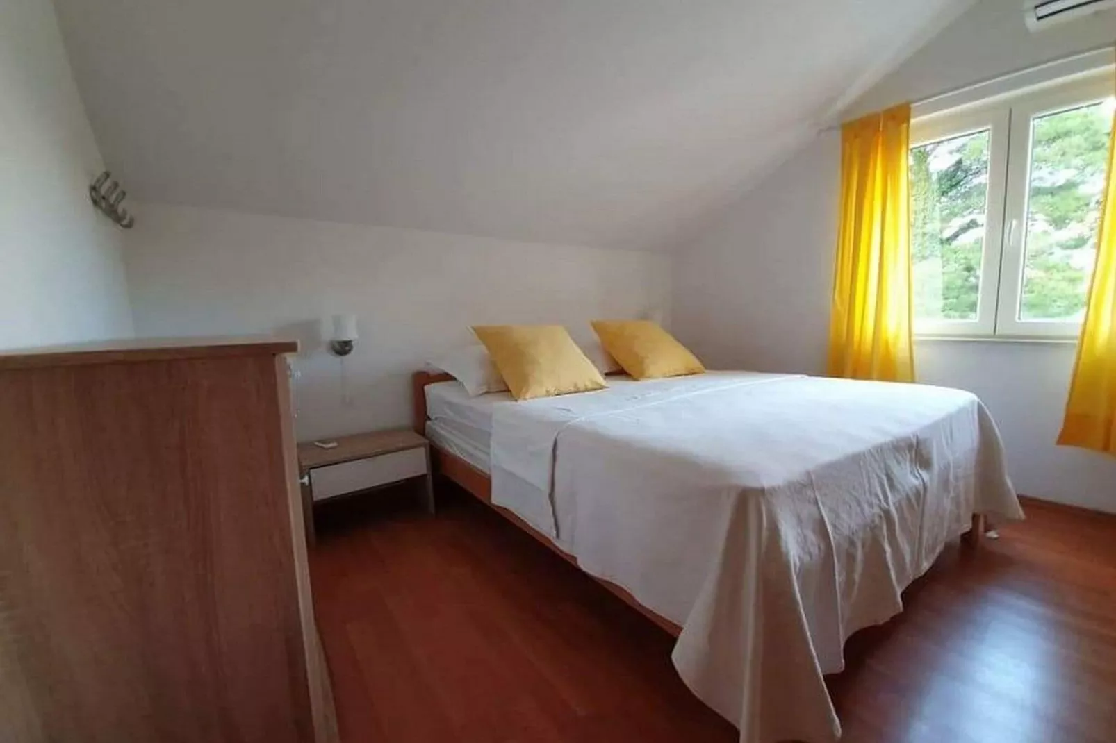 Apartment Majer - One-Bedroom Apartment with Balcony-Chambre