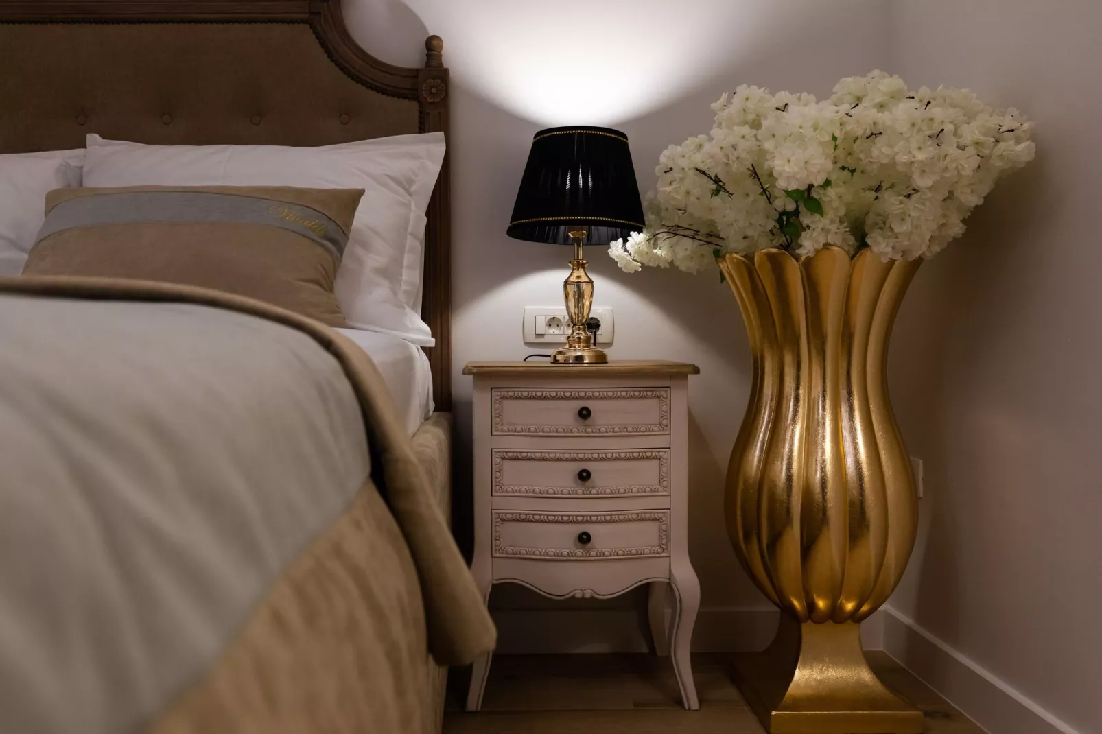 Vivaldi - Superior Double Room (S1)-Bedroom