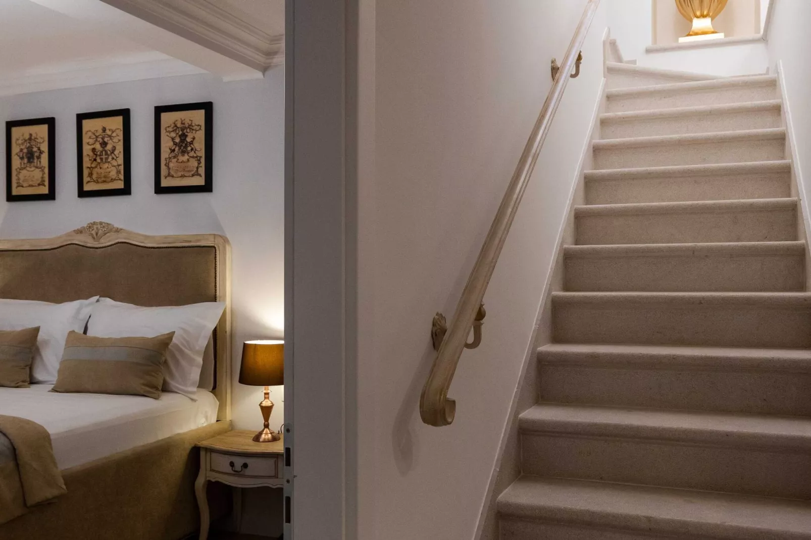 Vivaldi - Superior Double Room (S1)-Indoor