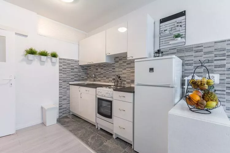 Apartment Jamblip - Two Bedroom Apartment with Balcony-Cuisine