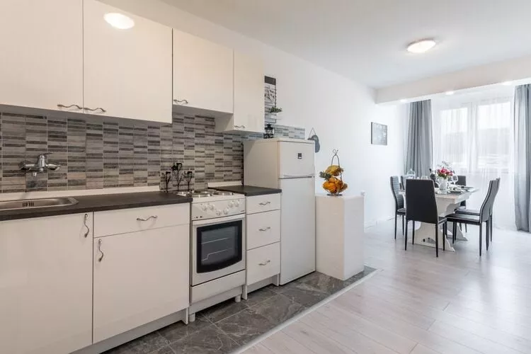 Apartment Jamblip - Two Bedroom Apartment with Balcony-Cuisine