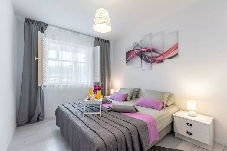Apartment Jamblip - Two Bedroom Apartment with Balcony-Chambre