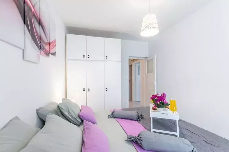 Apartment Jamblip - Two Bedroom Apartment with Balcony-Chambre