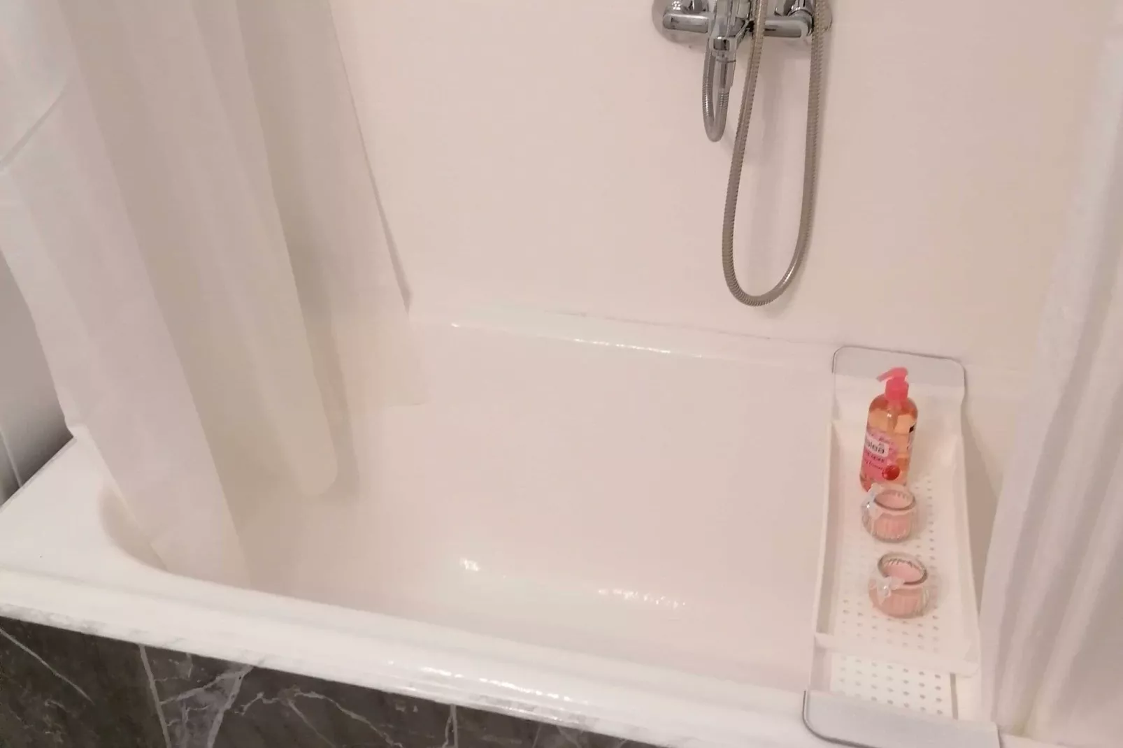 Apartment Jamblip - Two Bedroom Apartment with Balcony-Salle de bain