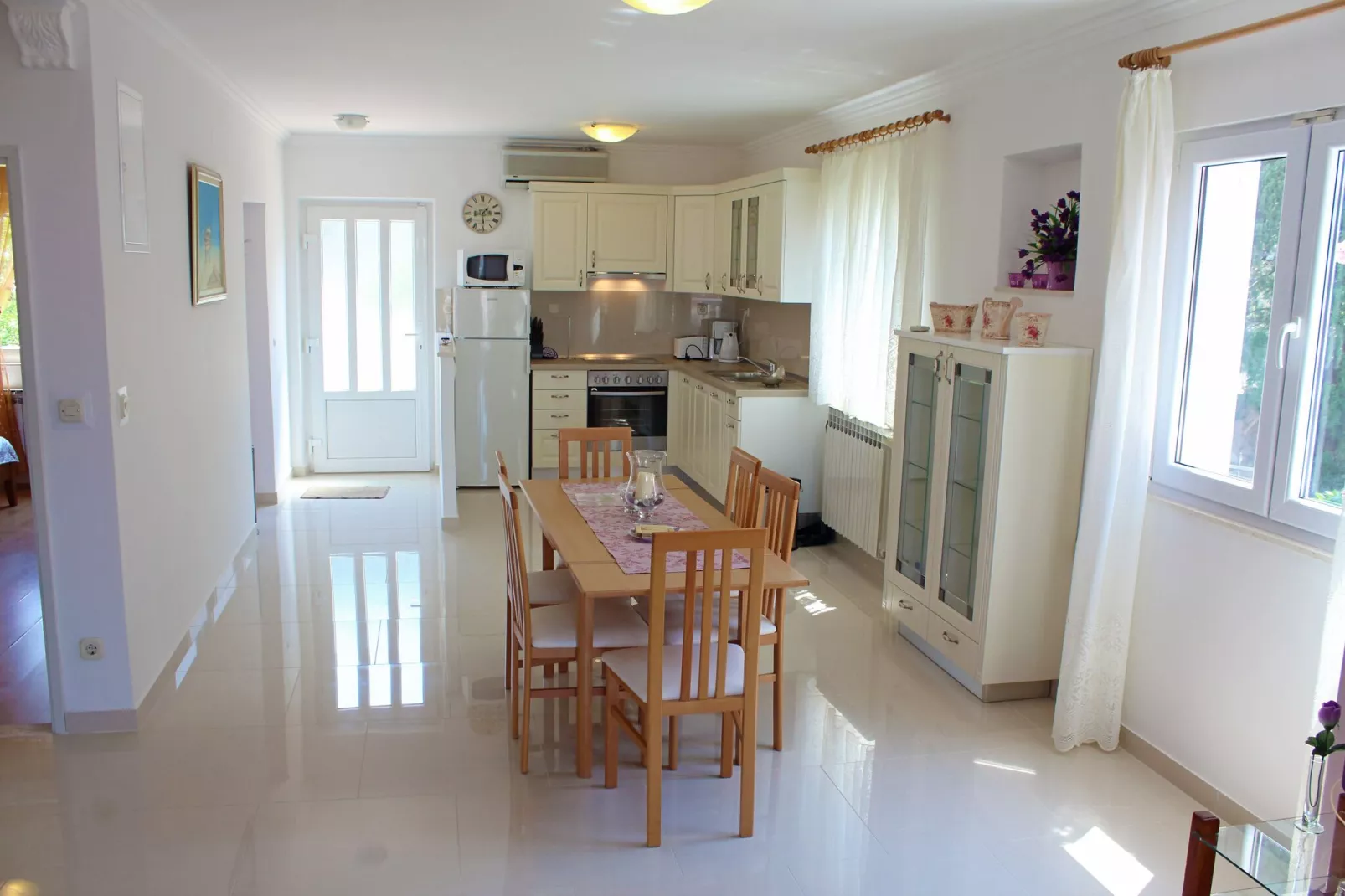 Apartment Siesta - Two-Bedroom Apartment with Balcony and Sea View-Küche