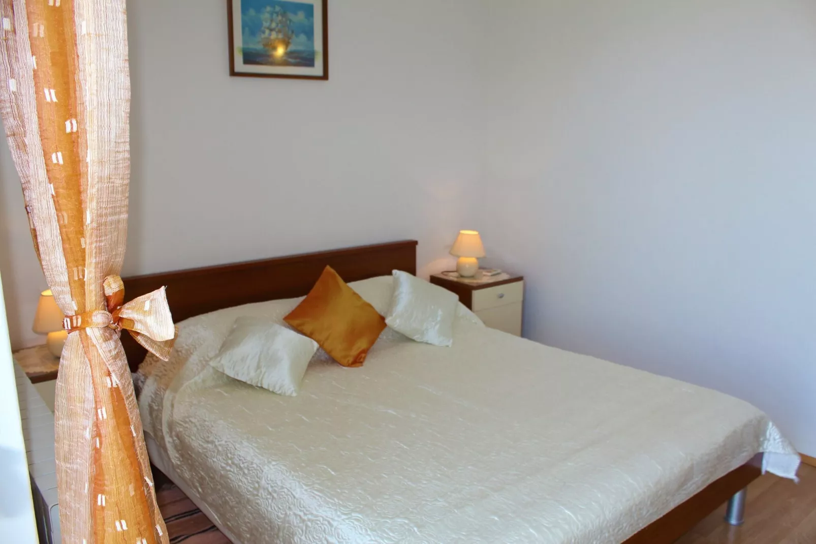 Apartment Siesta - Two-Bedroom Apartment with Balcony and Sea View-Schlafzimmer