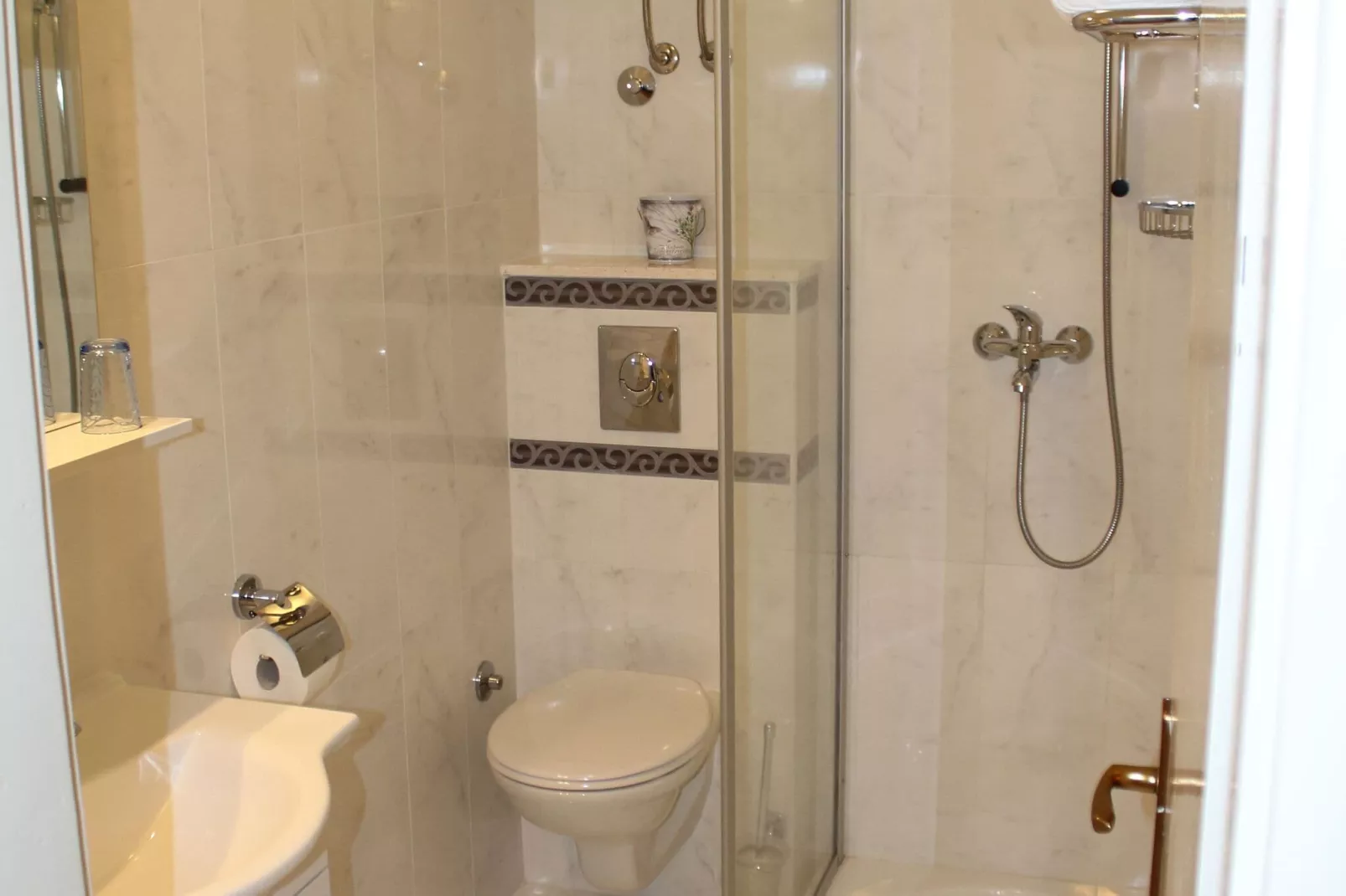 Apartment Siesta - Two-Bedroom Apartment with Balcony and Sea View-Badezimmer