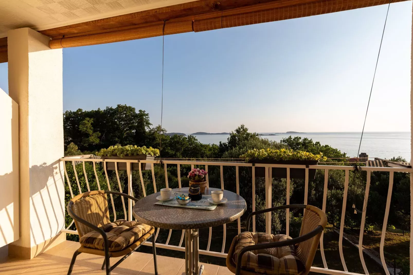 Apartments Belenum - Double Room with Balcony and Sea View (no.2)-Terrassenbalkon