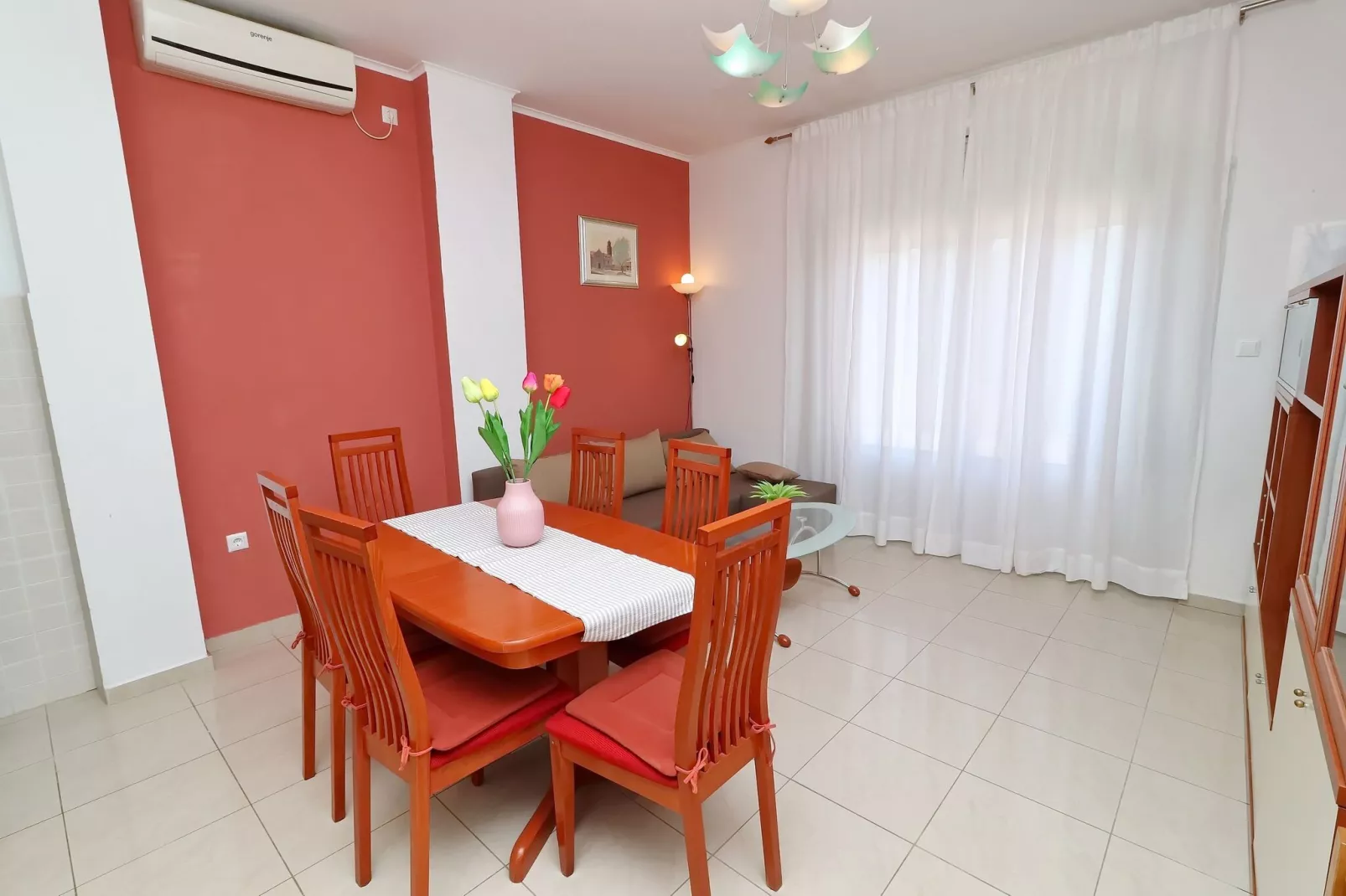 Apartments K &  N -One Bedroom Apartment-Salle à manger