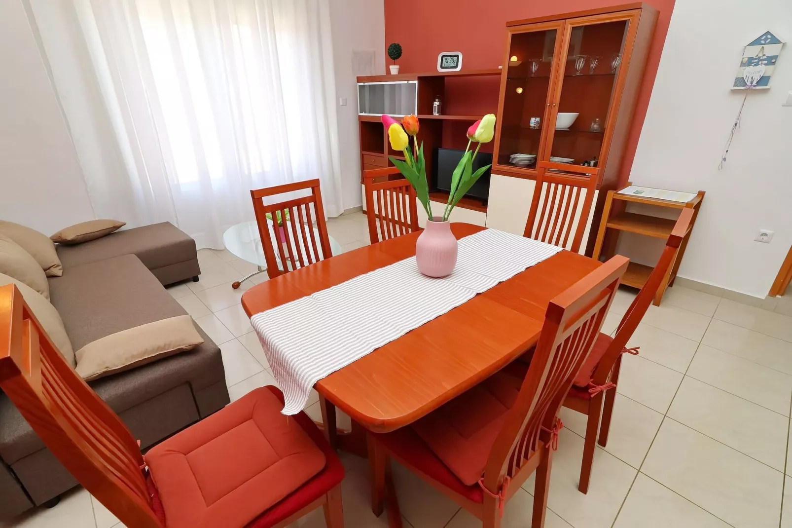 Apartments K &  N -One Bedroom Apartment-Salle à manger