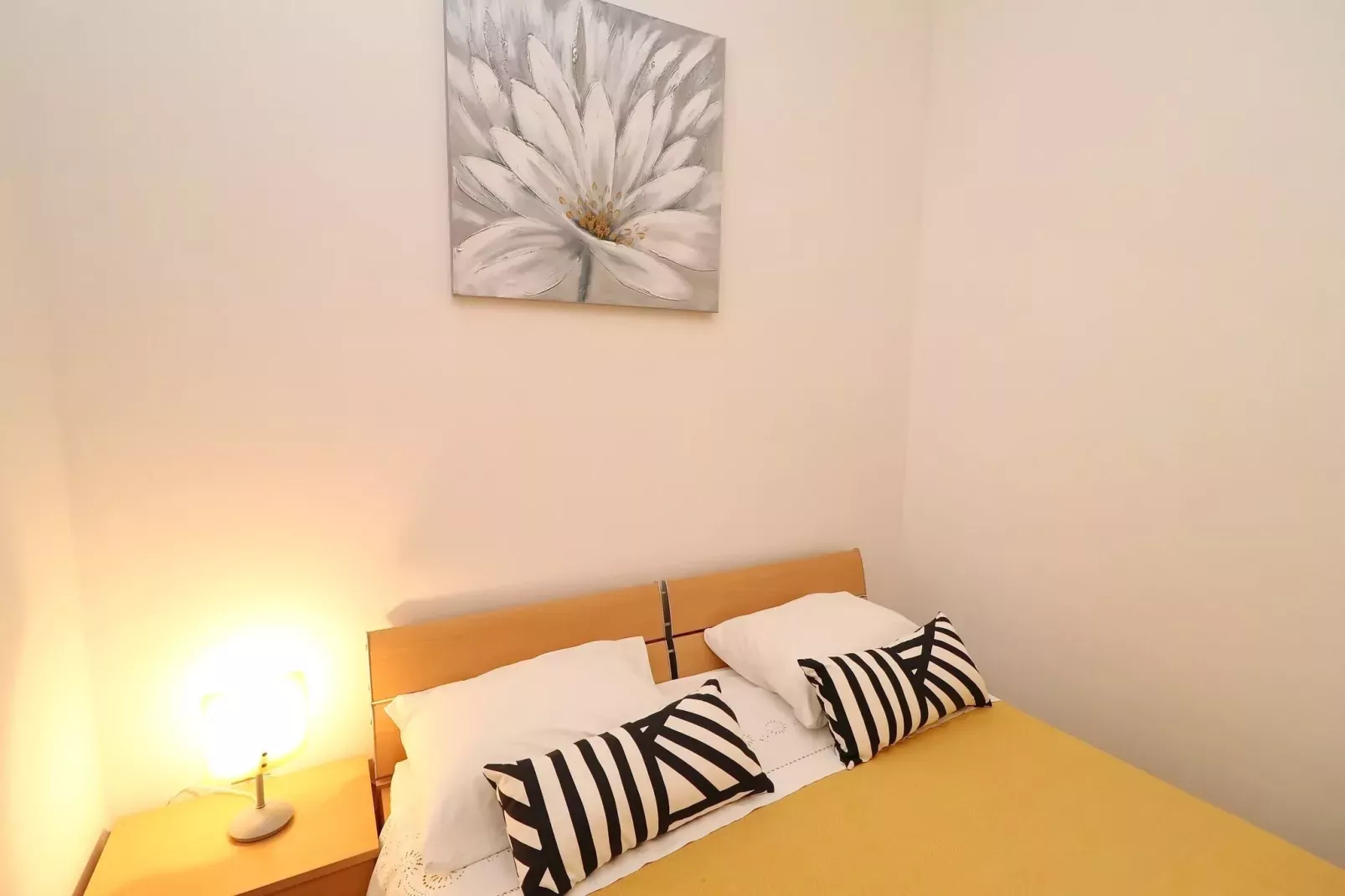 Apartments K &  N -One Bedroom Apartment-Chambre