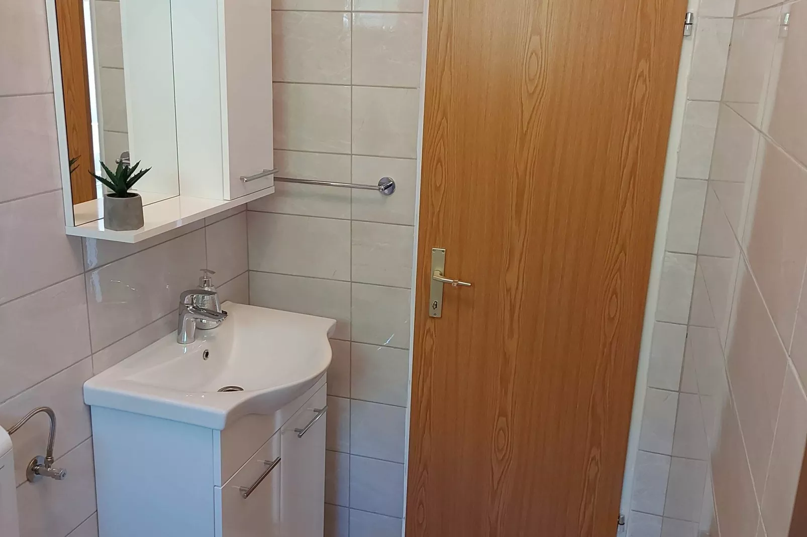 Apartments K & N - One bedroom apartment  A2-Bathroom