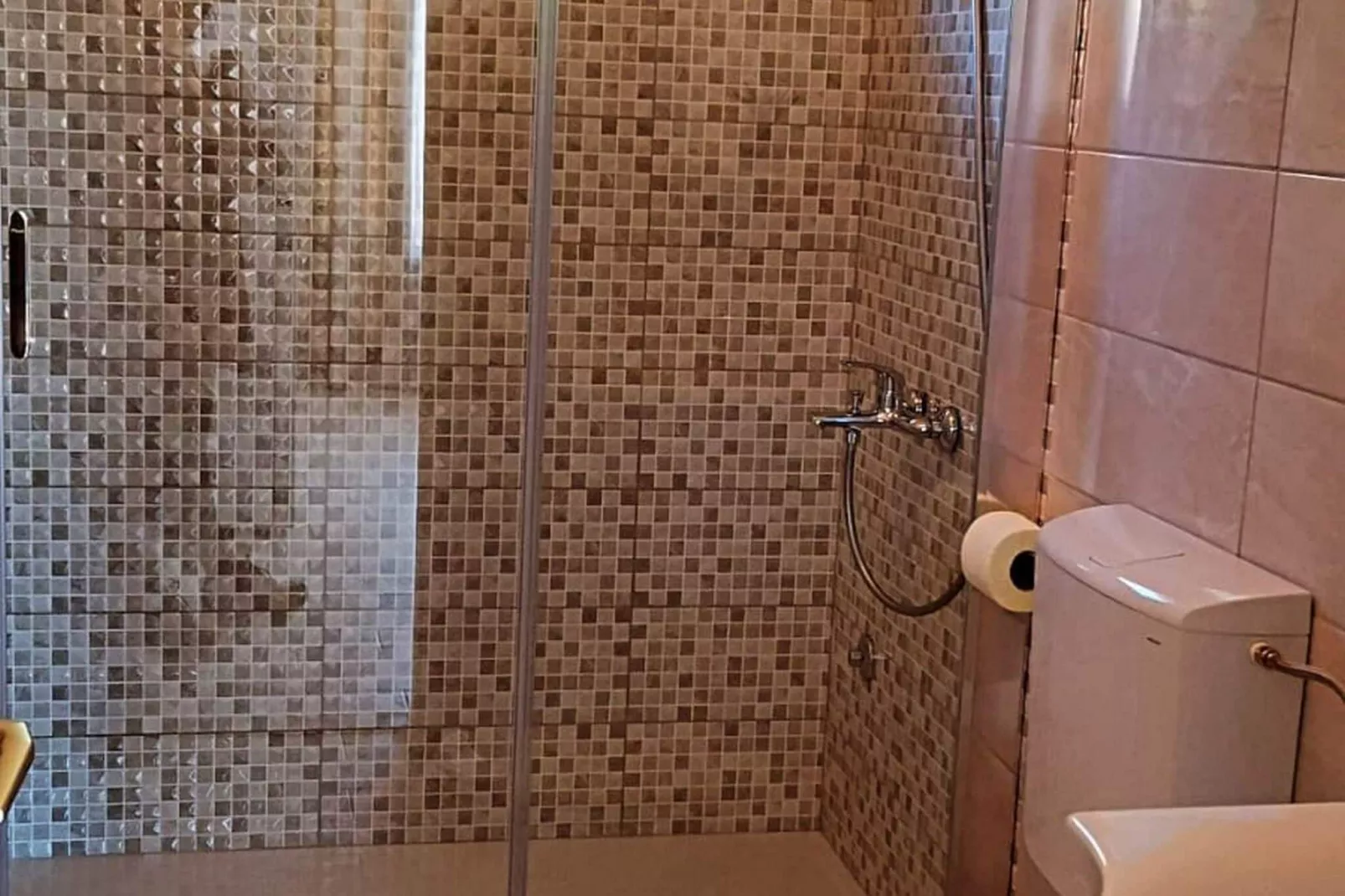 Apartments K & N - One bedroom apartment  A2-Bathroom