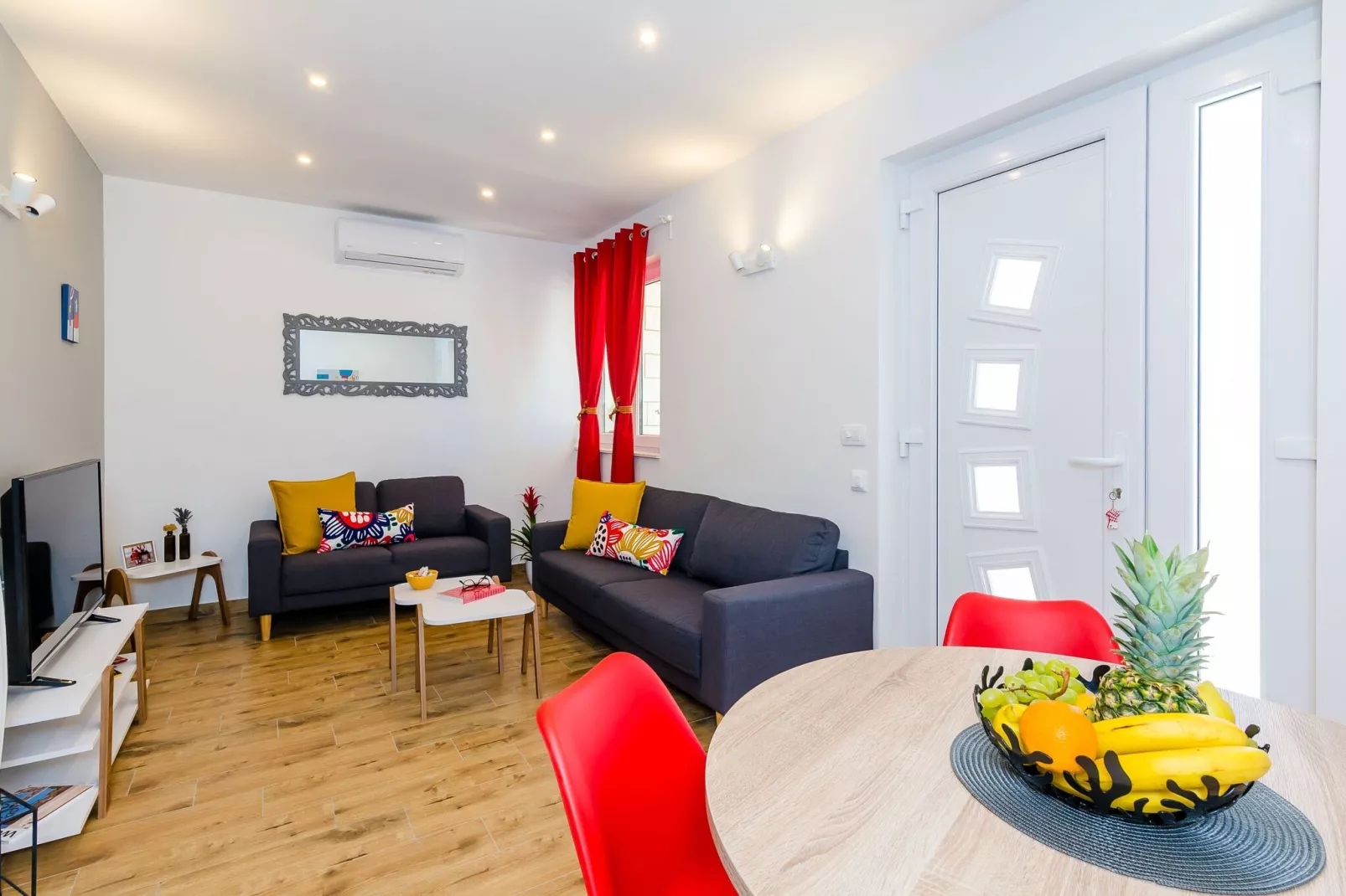 Apartment Moon River - Two-Bedroom Apartment with Terrace-Wohnzimmer