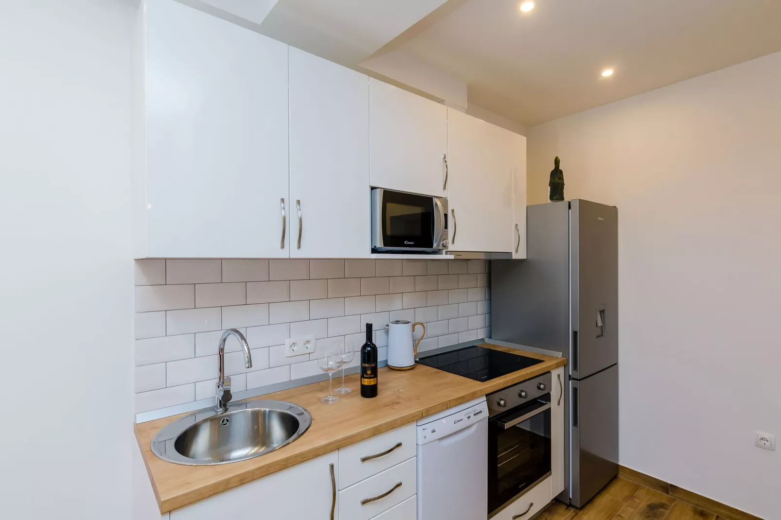 Apartment Moon River - Two-Bedroom Apartment with Terrace-Küche