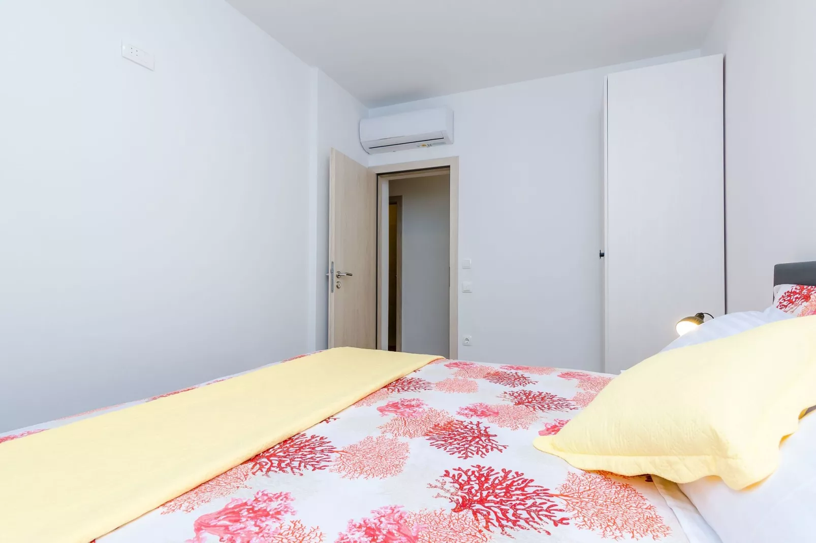 Apartment Moon River - Two-Bedroom Apartment with Terrace-Schlafzimmer