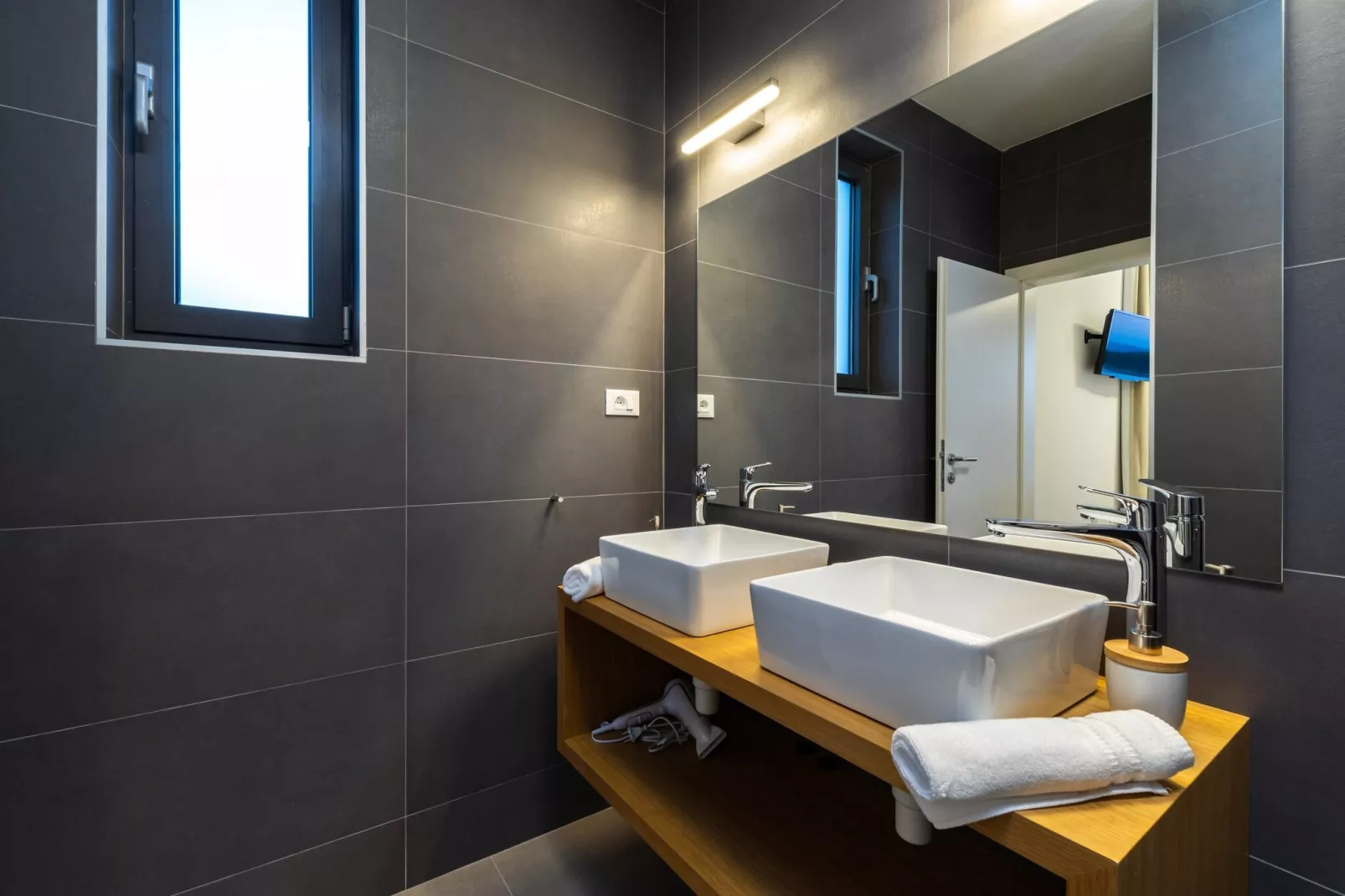 Villa Desire - Three Bedroom Villa with Pool and Sea View-Bathroom