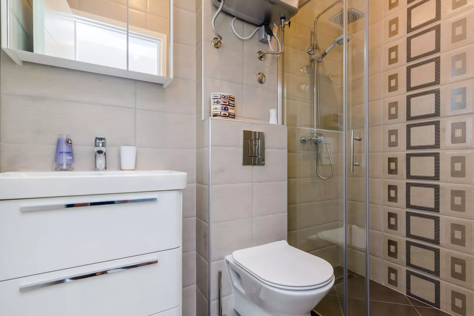 Apartments  L&M - Studio Apartment with Terrace (Vlahinić)-Badezimmer