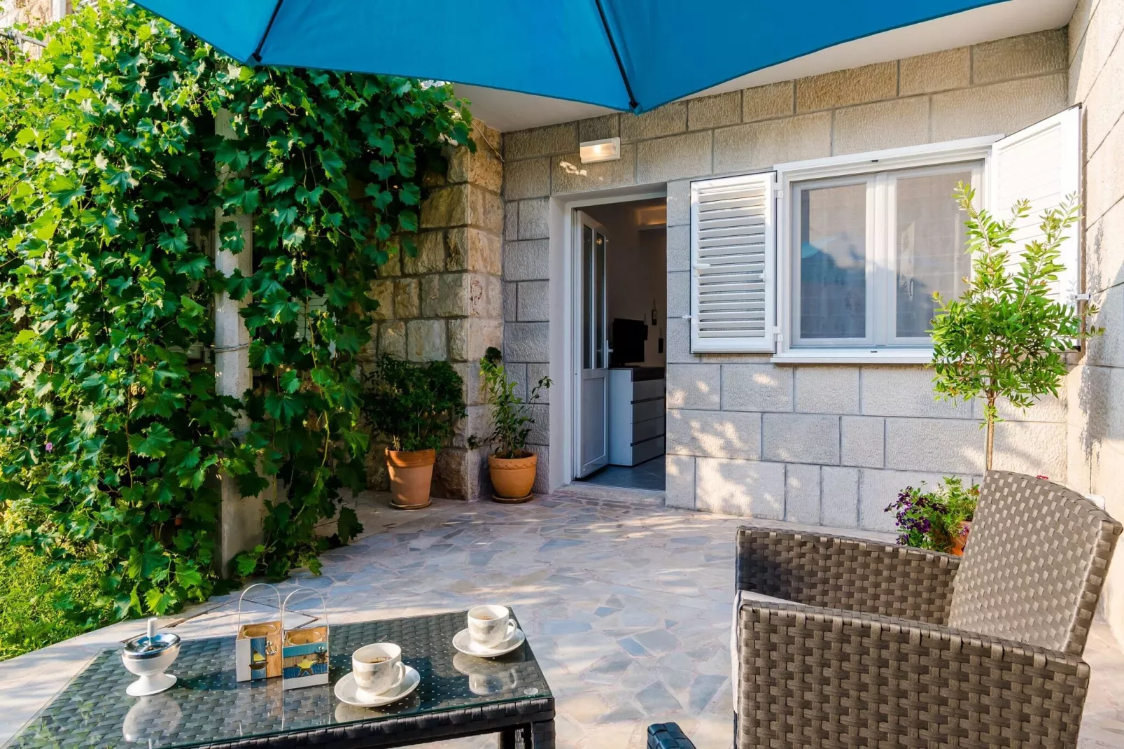 Apartments  L&M - Studio Apartment with Terrace (Vlahinić)-Terrasse
