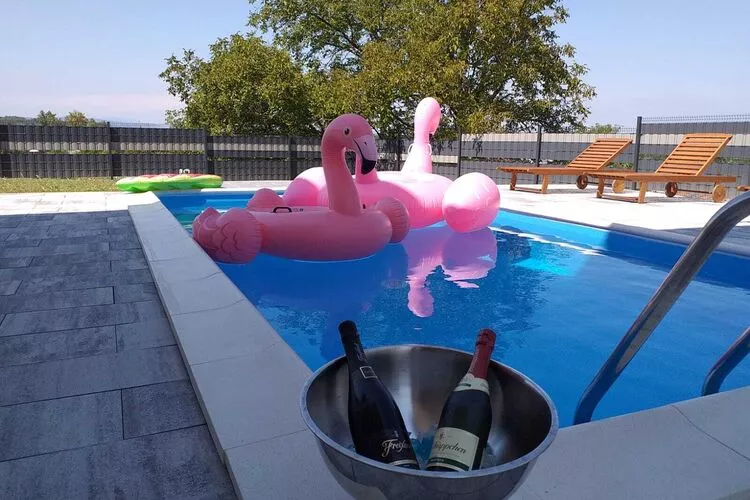 Holiday Home Gračec - Three  Bedroom Holiday Home with swimming pool-Schwimmbad