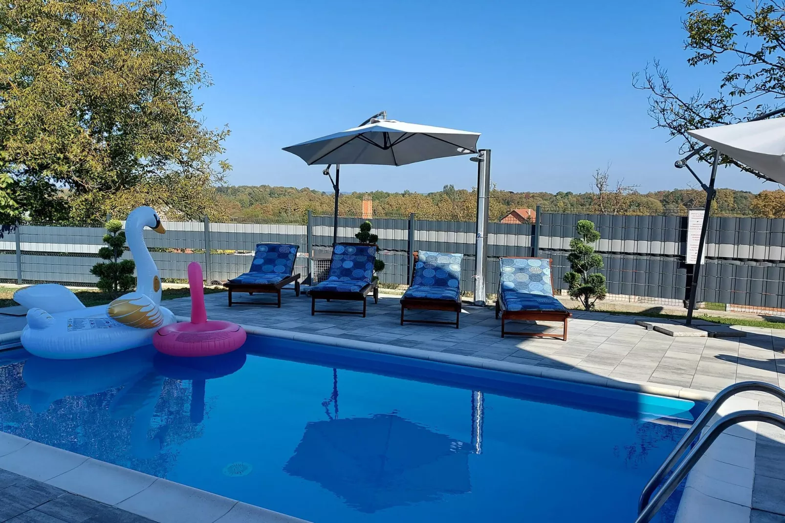 Holiday Home Gračec - Three  Bedroom Holiday Home with swimming pool-Schwimmbad
