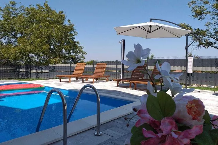 Holiday Home Gračec - Three  Bedroom Holiday Home with swimming pool-Schwimmbad