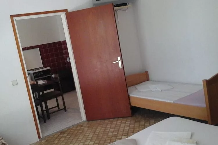 Apartments and Room Katja - Two Bedroom Apartment with Terrace-Chambre