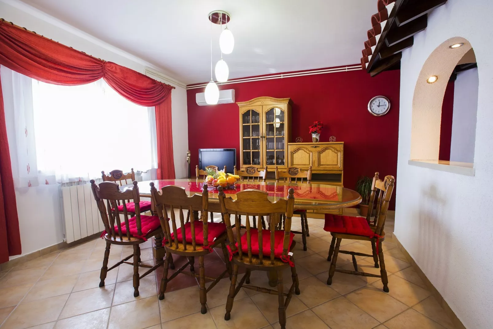 Apartment Villa IN - Four-Bedroom Apartment with Private Pool-Esszimmer
